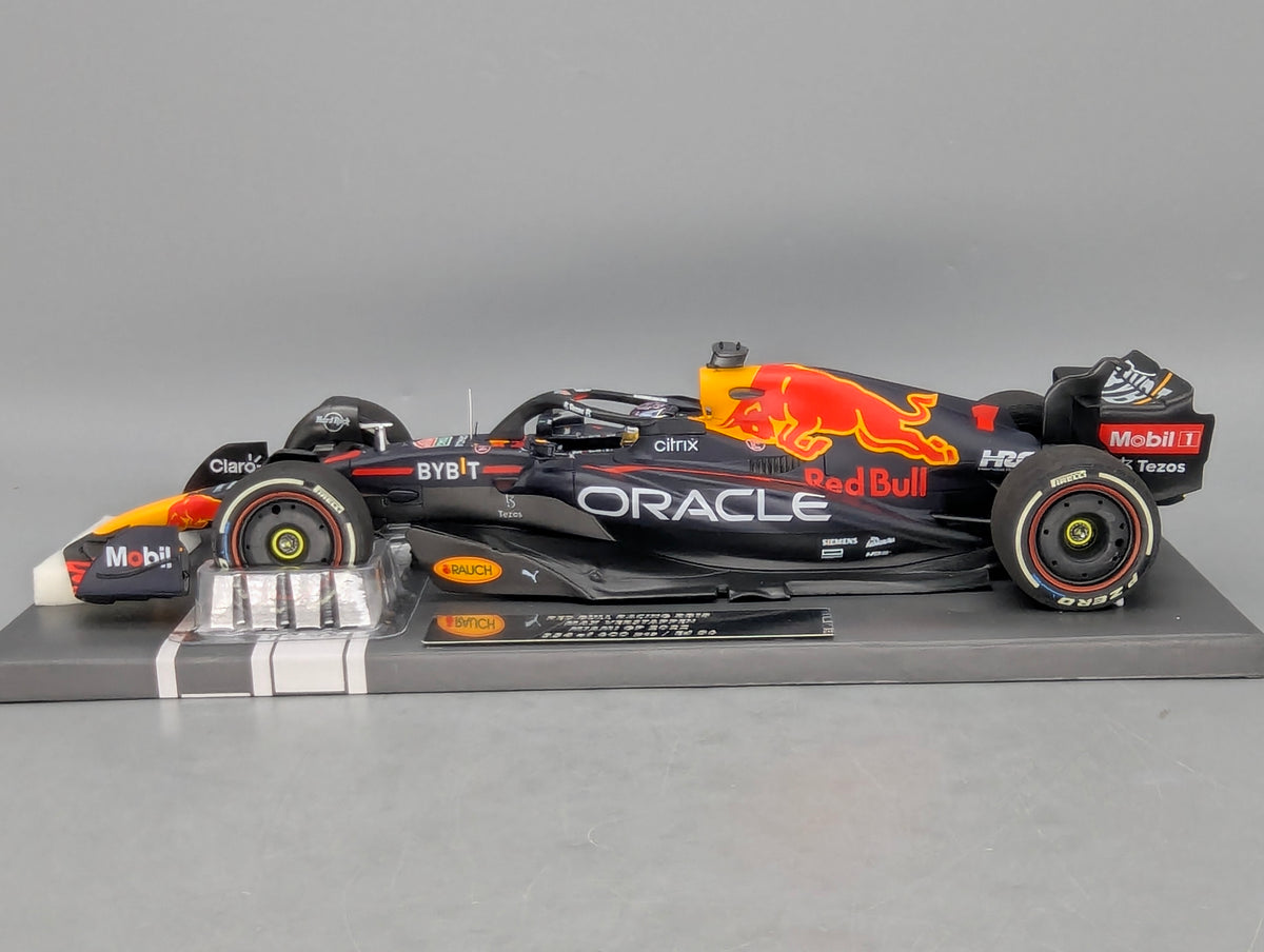 Modellautos 1:43 Minichamps Red Bull RB18 WINNER Miami GP 2022 Verstappen OVP