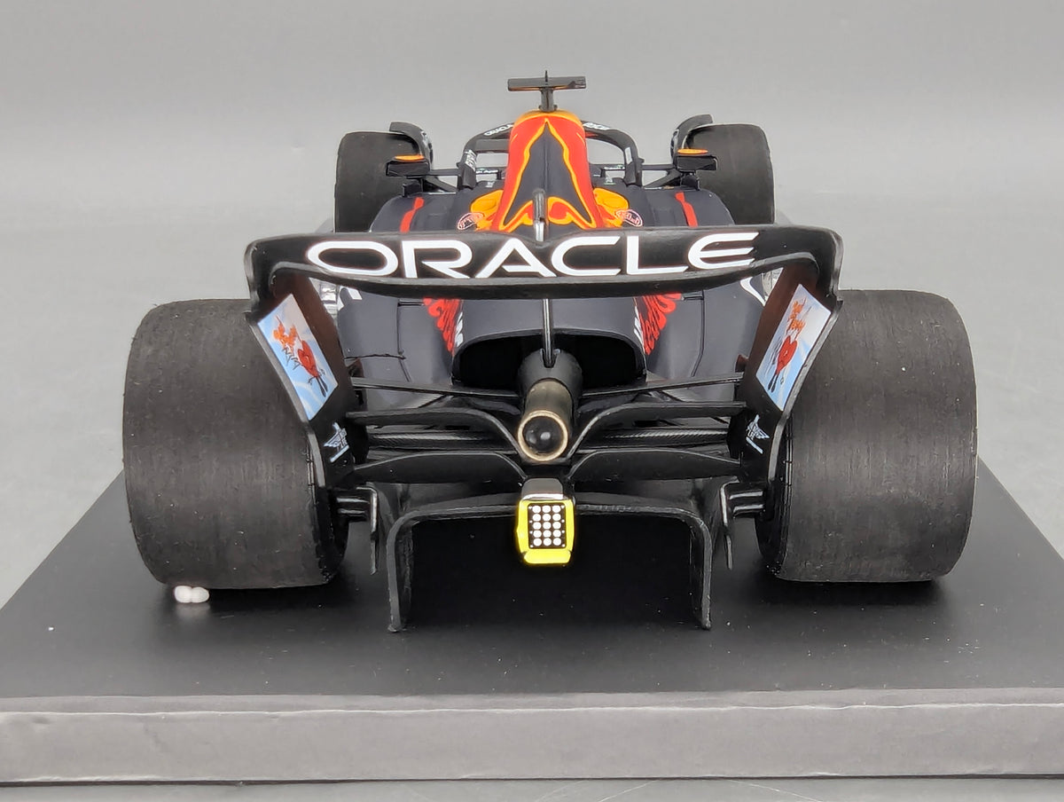 Modellautos 1:43 Minichamps Red Bull RB18 WINNER Miami GP 2022 Verstappen OVP