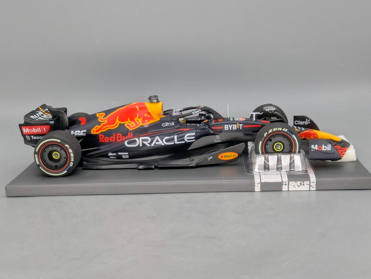 Modellautos 1:43 Minichamps Red Bull RB18 WINNER Miami GP 2022 Verstappen OVP