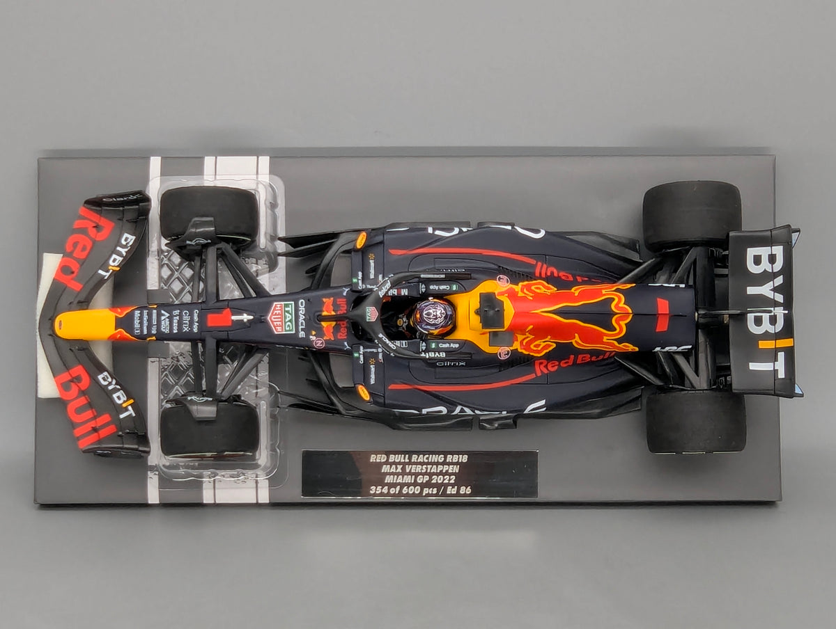 Modellautos 1:43 Minichamps Red Bull RB18 WINNER Miami GP 2022 Verstappen OVP