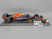 Modellautos 1:43 Minichamps Red Bull RB18 WINNER Saudi Arabia GP 2022 Verstappen OVP