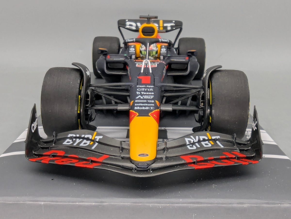 Modellautos 1:43 Minichamps Red Bull RB18 WINNER Ungarn GP 2022 Verstappen OVP