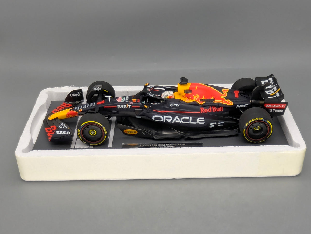 Modellautos 1:43 Minichamps Red Bull RB18 WINNER Ungarn GP 2022 Verstappen OVP