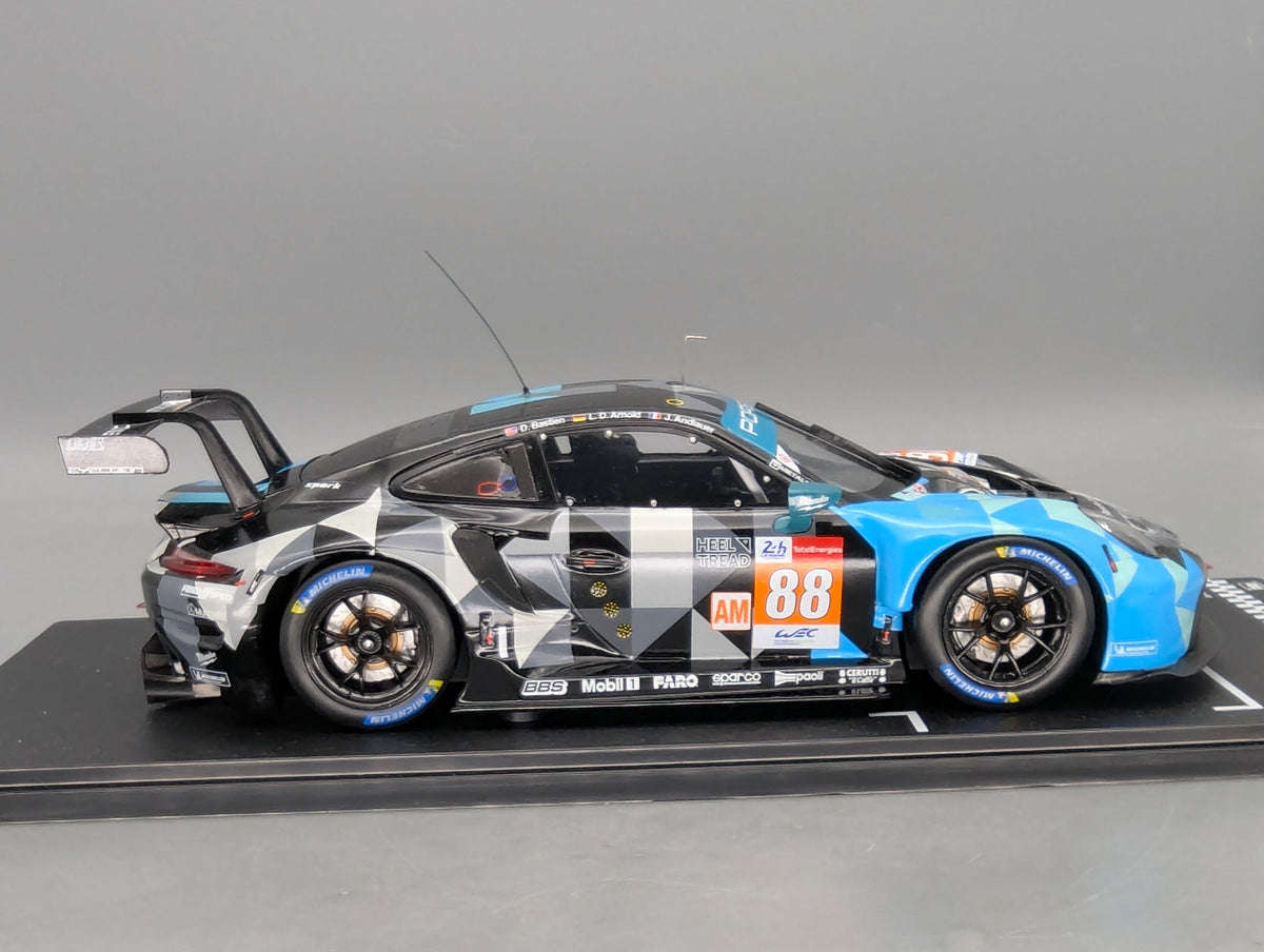 Modellautos 1:18 Ixo Porsche 911 RSR 24h Le Mans 2021 #88 mit OVP