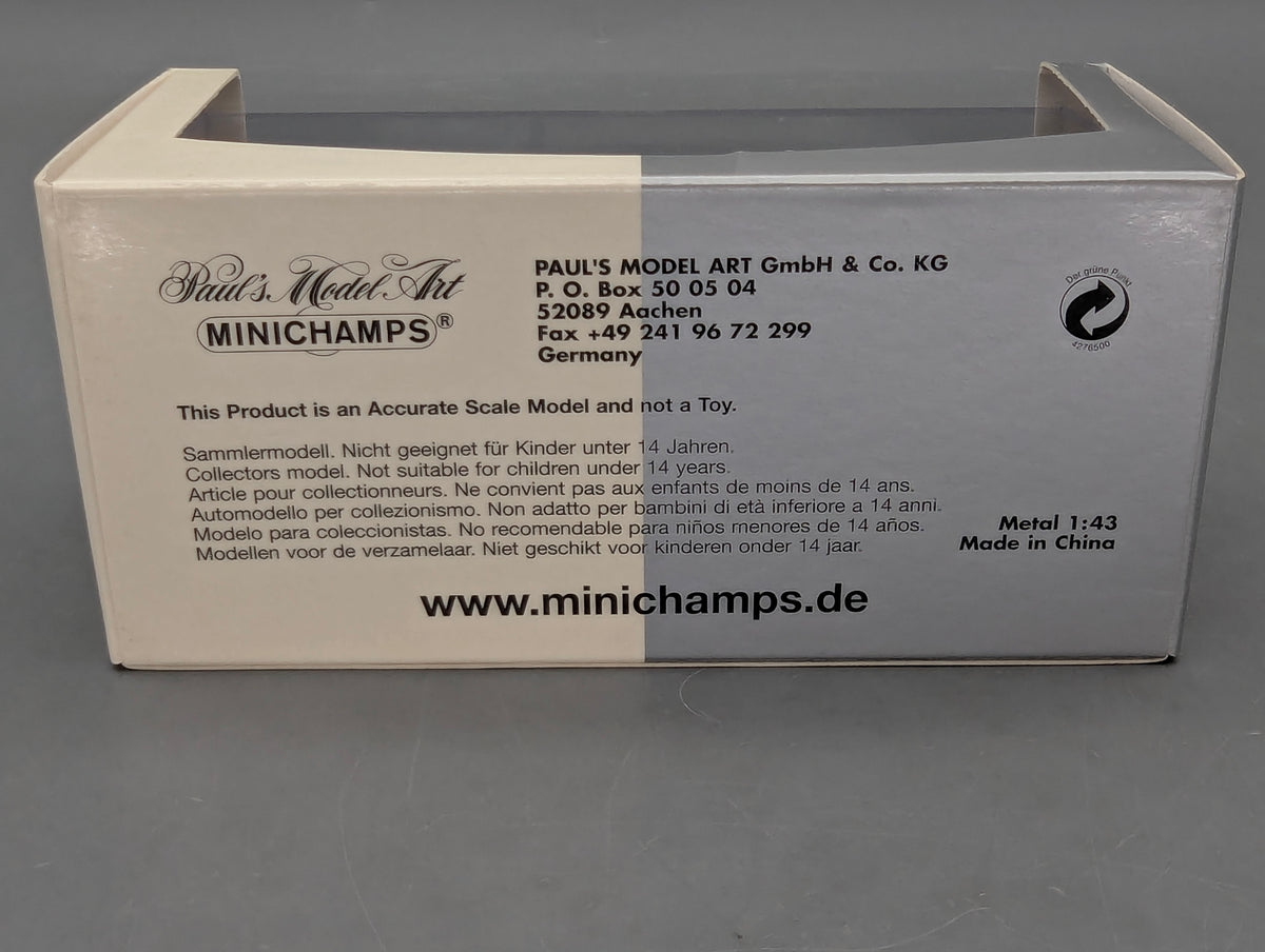Modellautos 1:43 Minichamps Audi A8 2005 Lichtsilber mit Dealer OVP