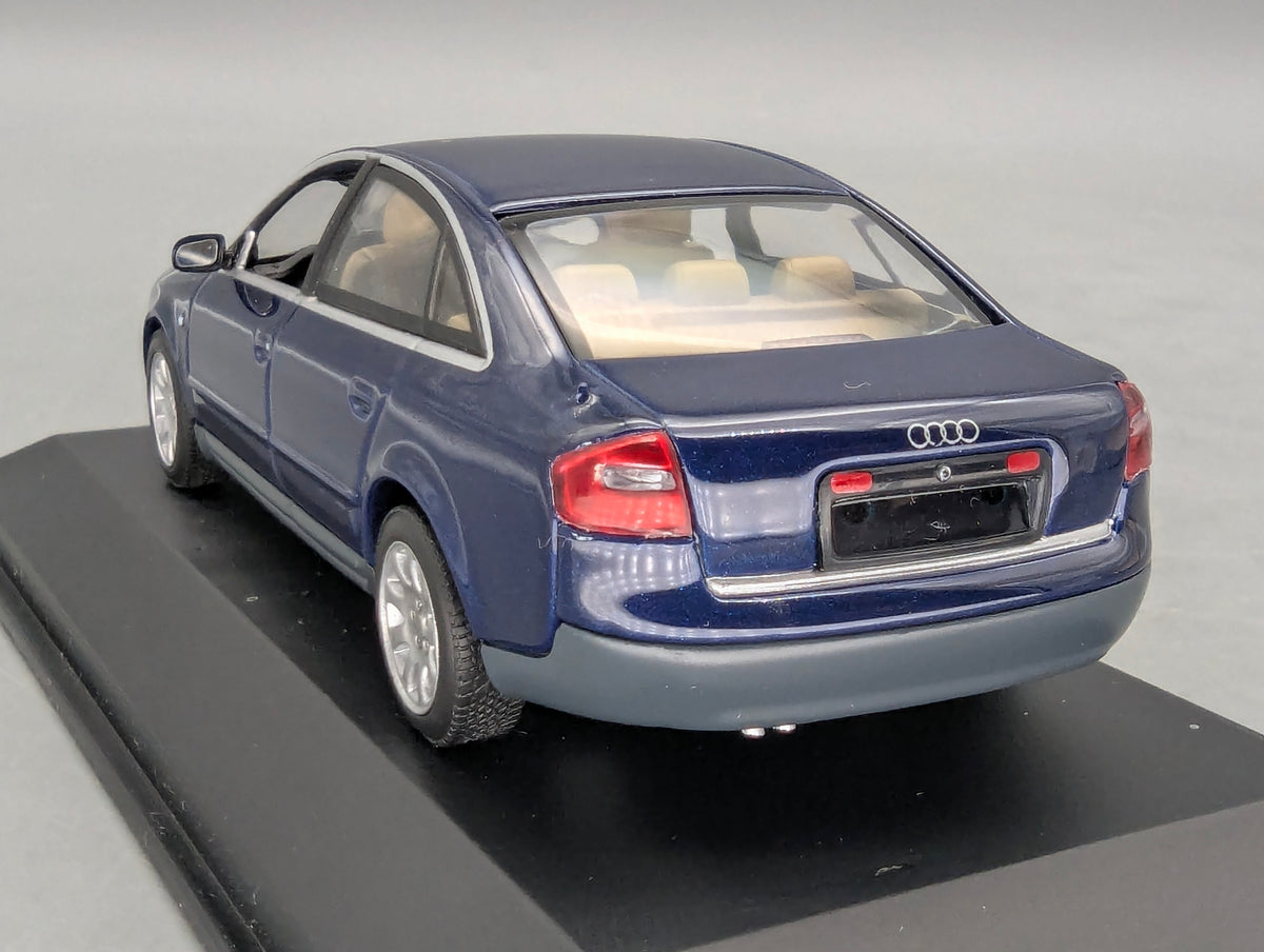 Modellautos 1:43 Minichamps Audi A6 Blau Metallic mit Dealer OVP