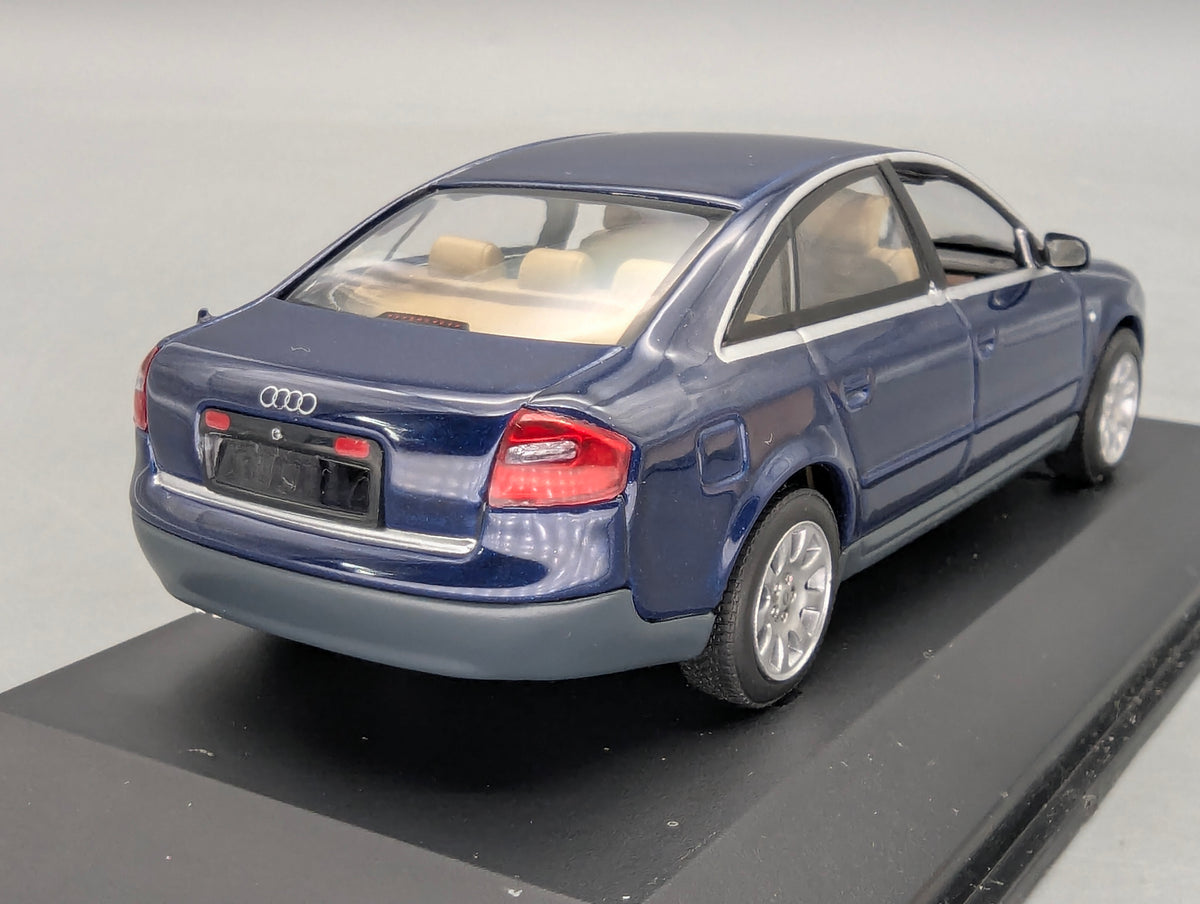 Modellautos 1:43 Minichamps Audi A6 Blau Metallic mit Dealer OVP