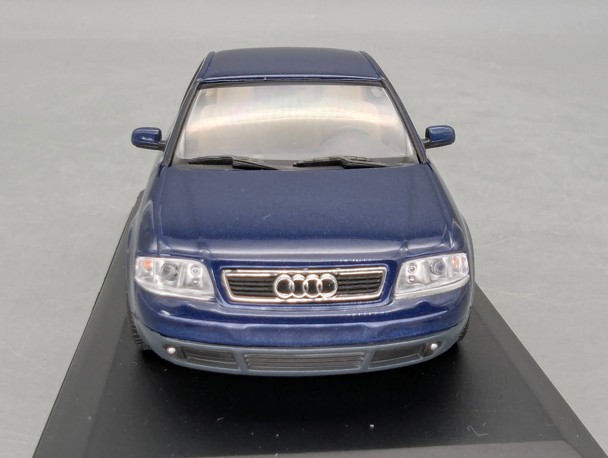 Modellautos 1:43 Minichamps Audi A6 Blau Metallic mit Dealer OVP