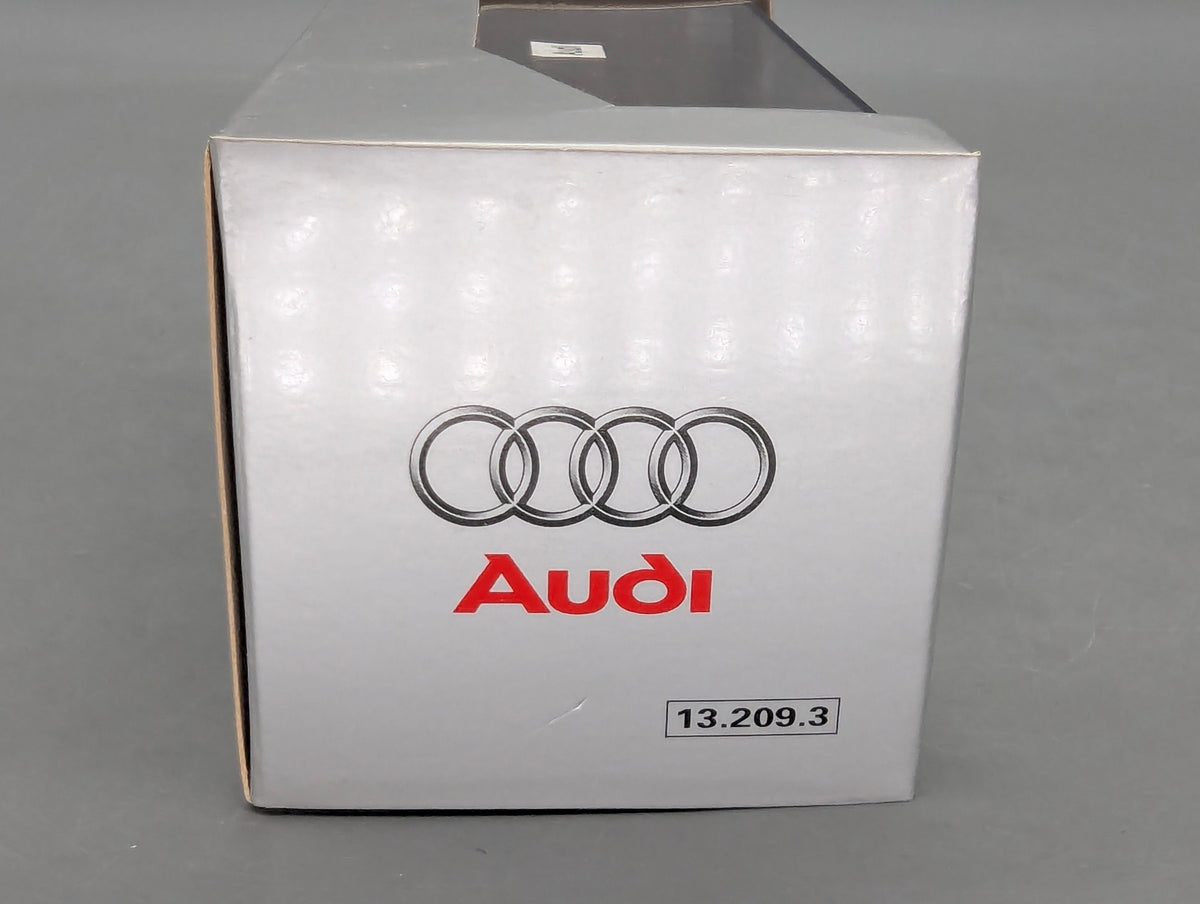 Modellautos 1:43 Minichamps Audi A6 Blau Metallic mit Dealer OVP