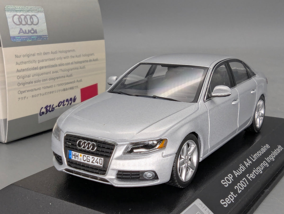 Modellautos 1:43 Minichamps SOP Audi A4 2007 Fertigung Ingolstadt mit Dealer OVP