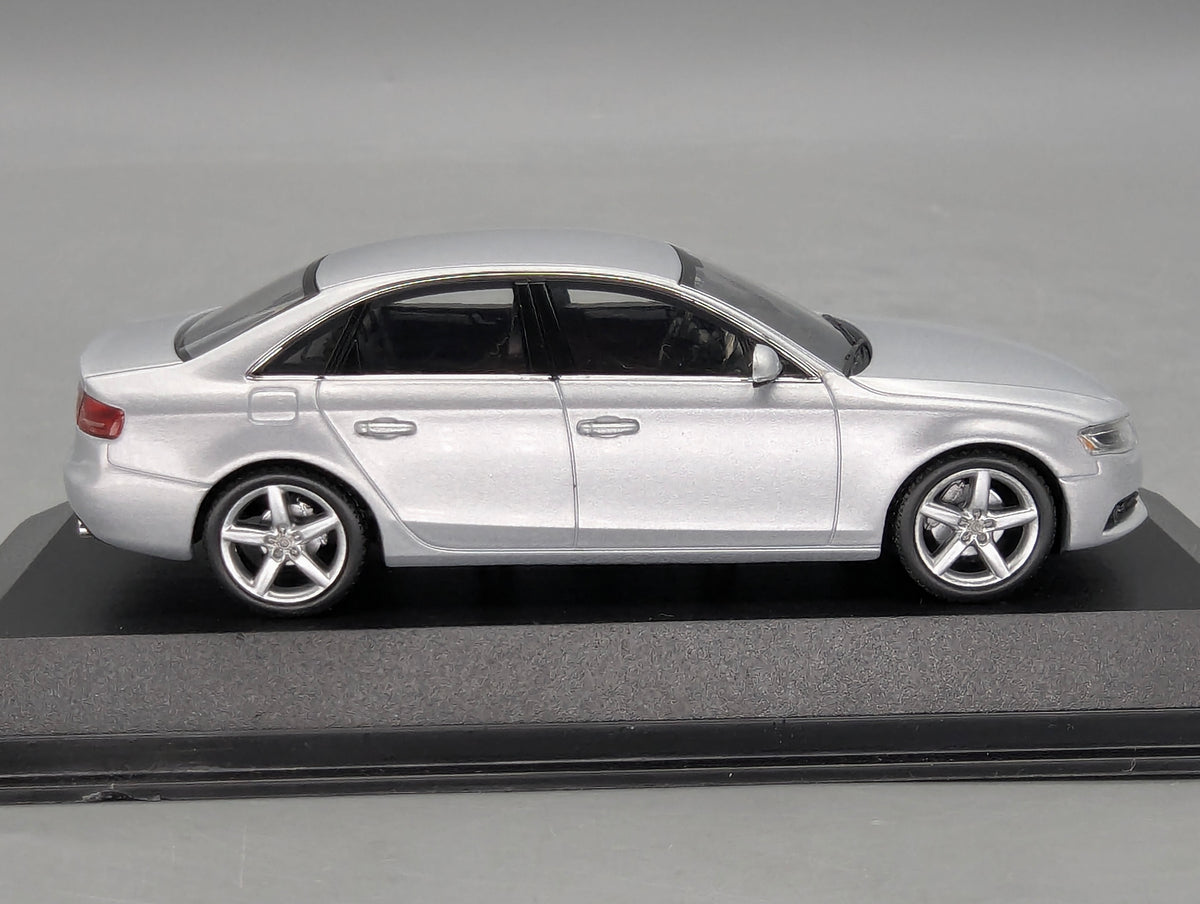 Modellautos 1:43 Minichamps SOP Audi A4 2007 Fertigung Ingolstadt mit Dealer OVP