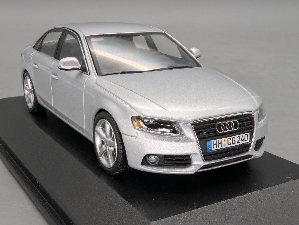 Modellautos 1:43 Minichamps SOP Audi A4 2007 Fertigung Ingolstadt mit Dealer OVP