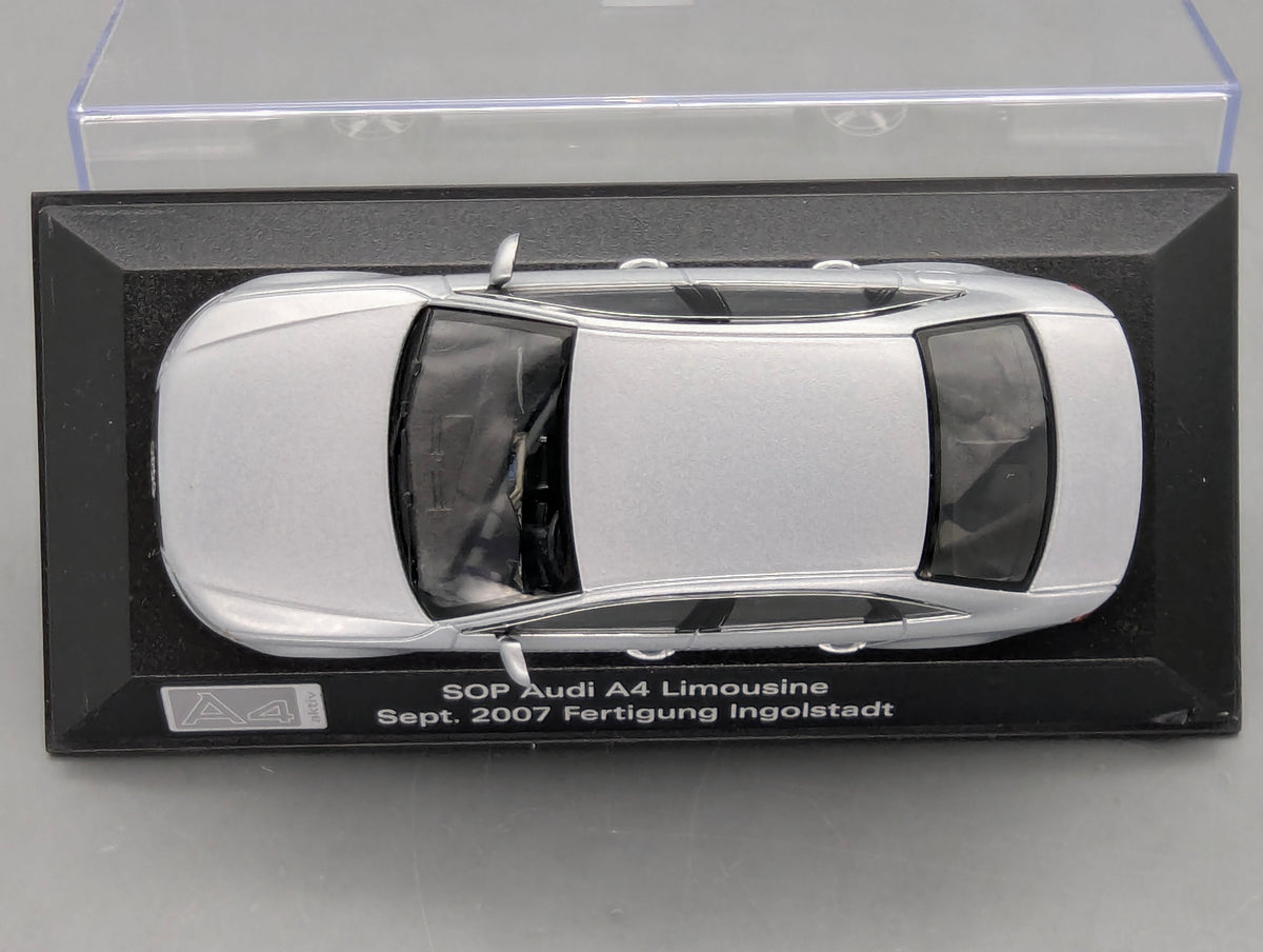 Modellautos 1:43 Minichamps SOP Audi A4 2007 Fertigung Ingolstadt mit Dealer OVP
