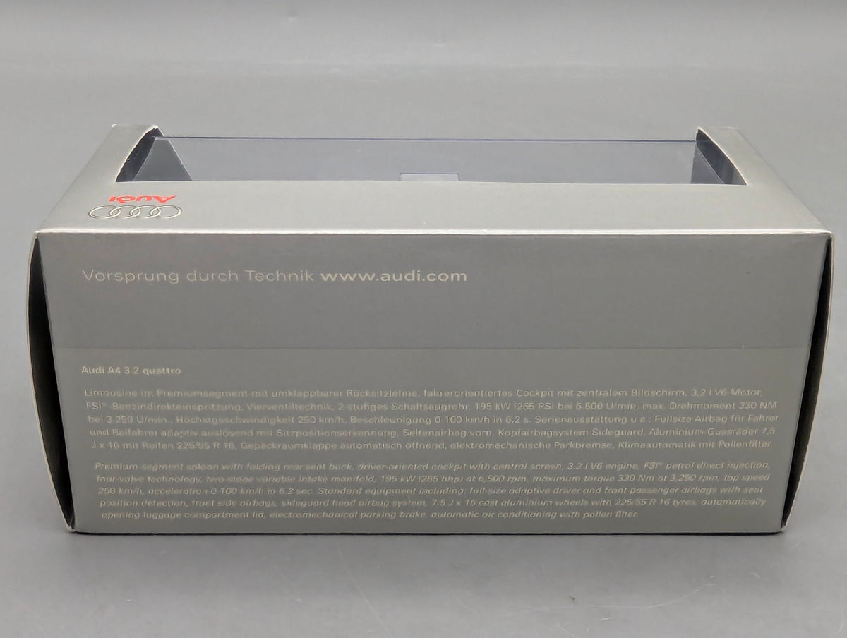 Modellautos 1:43 Minichamps SOP Audi A4 2007 Fertigung Ingolstadt mit Dealer OVP