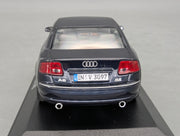 Modellautos 1:43 Minichamps Audi A8 4.2 Quattro MJ 2005 Nachtblau mit Dealer OVP