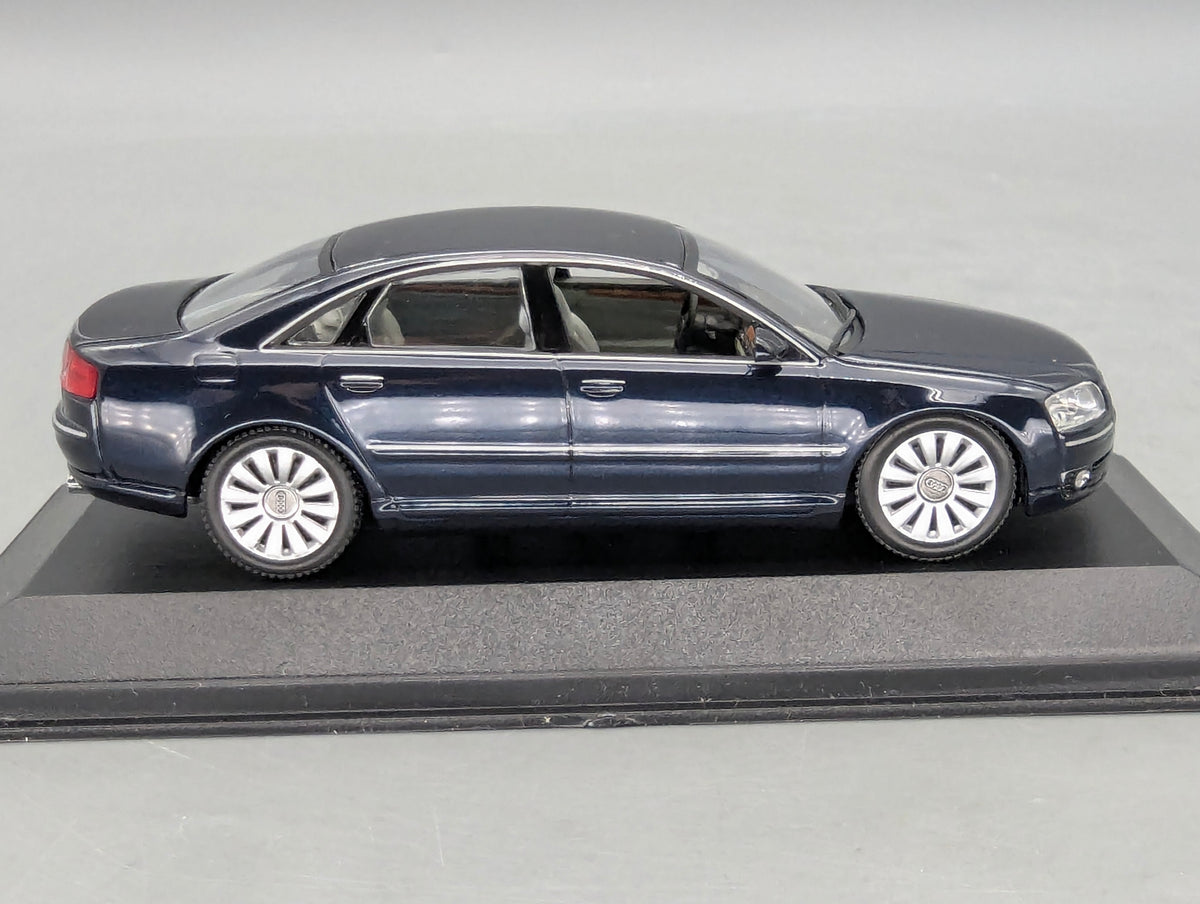 Modellautos 1:43 Minichamps Audi A8 4.2 Quattro MJ 2005 Nachtblau mit Dealer OVP