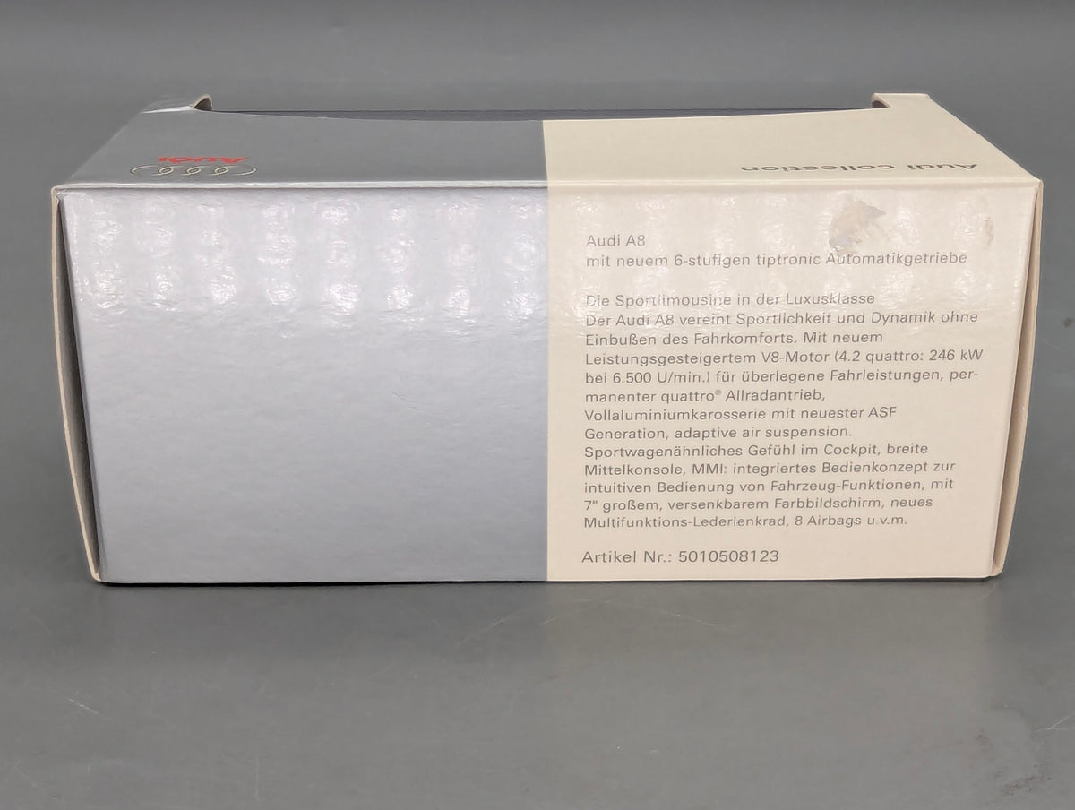 Modellautos 1:43 Minichamps Audi A8 4.2 Quattro MJ 2005 Nachtblau mit Dealer OVP