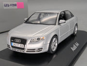 Modellautos 1:43 Minichamps Audi A4 3.2 Quattro 6-Gang Eissilber mit Dealer OVP