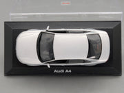 Modellautos 1:43 Minichamps Audi A4 3.2 Quattro 6-Gang Eissilber mit Dealer OVP