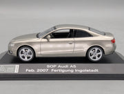 Modellautos 1:43 Minichamps Audi A5 SOP 2007 Ingolstadt mit Dealer OVP