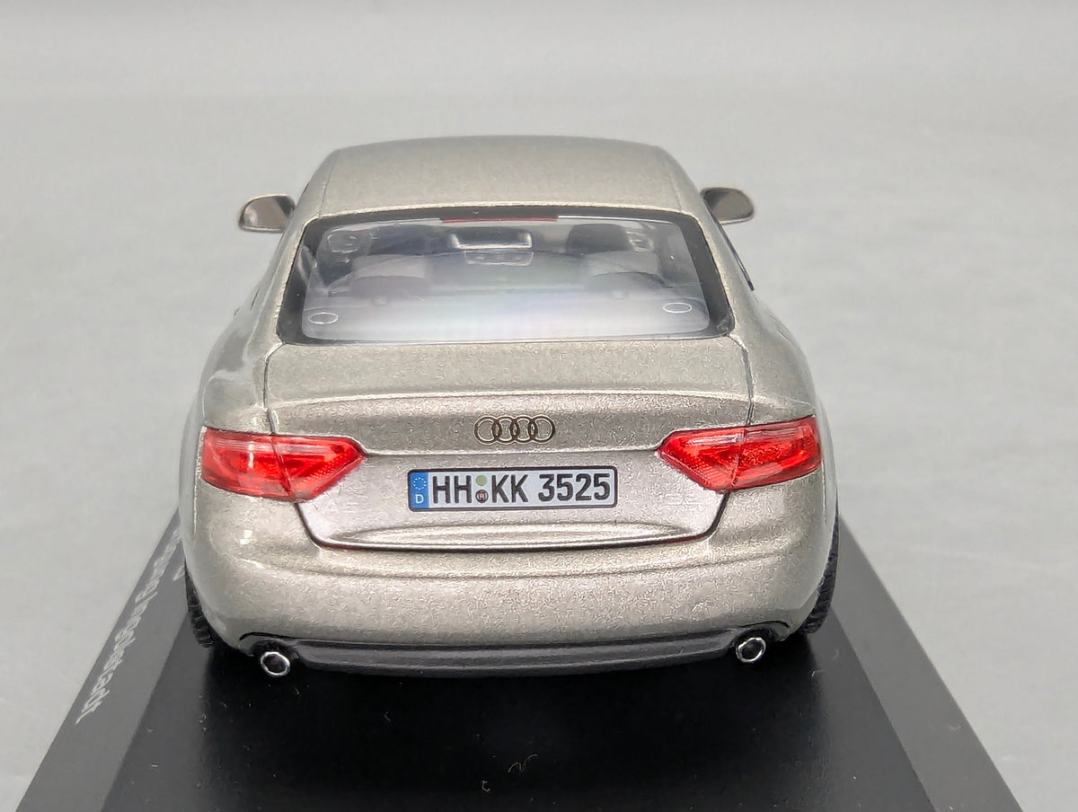 Modellautos 1:43 Minichamps Audi A5 SOP 2007 Ingolstadt mit Dealer OVP