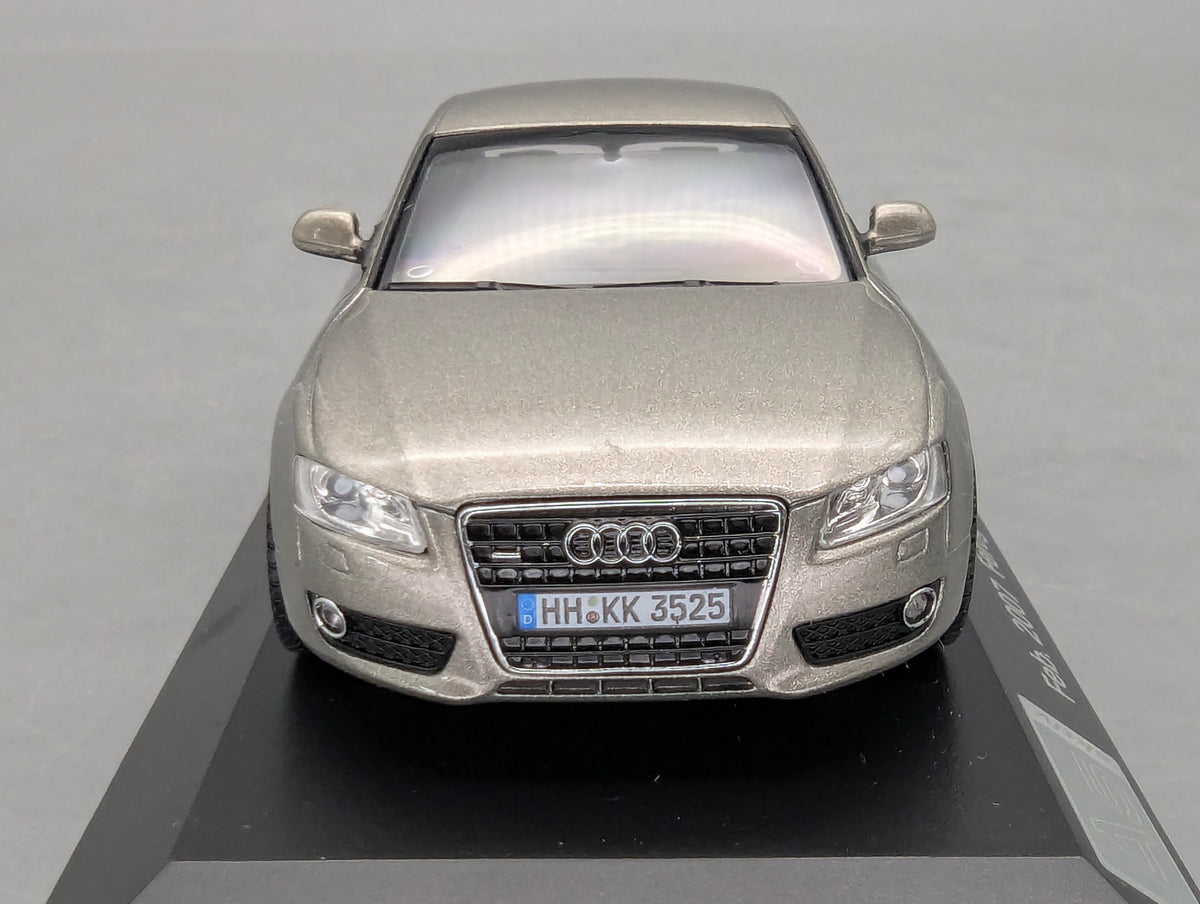 Modellautos 1:43 Minichamps Audi A5 SOP 2007 Ingolstadt mit Dealer OVP