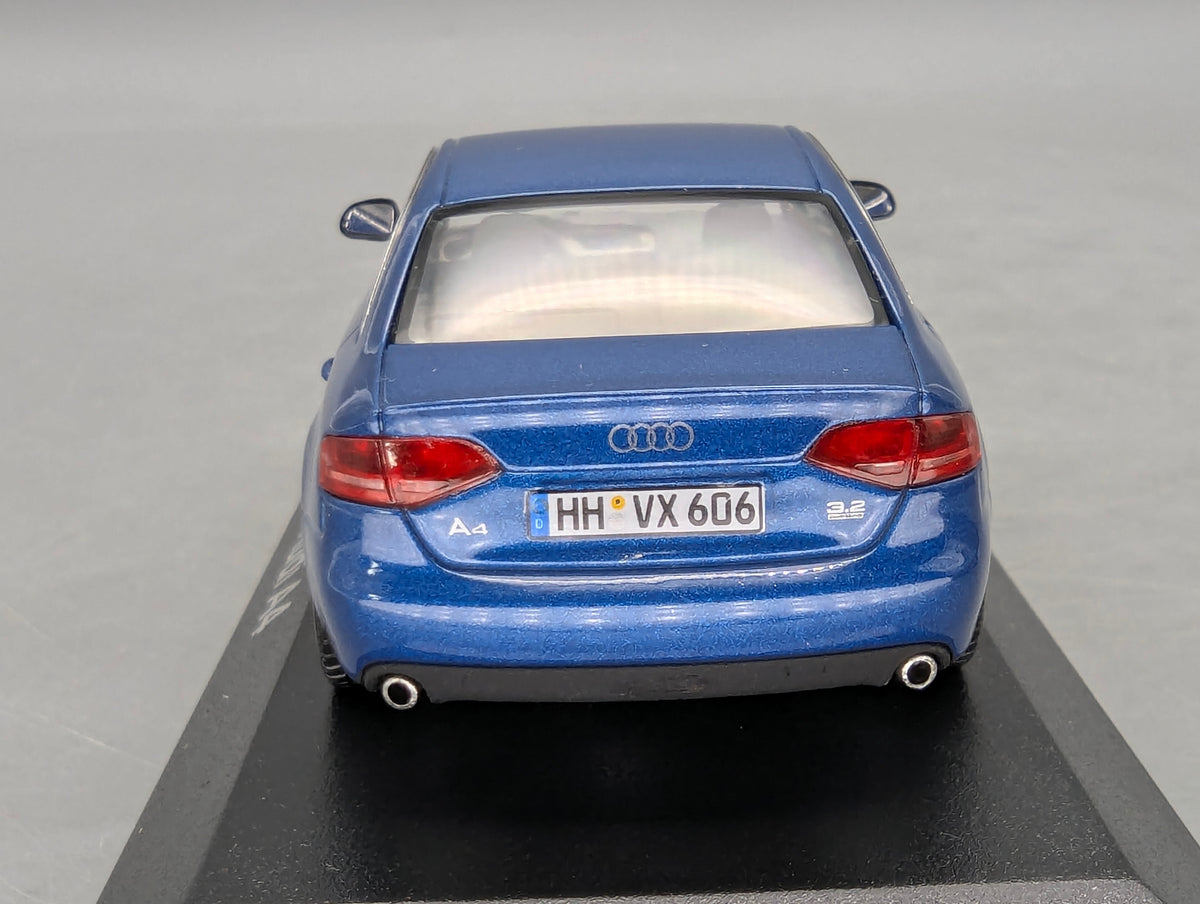 Modellautos 1:43 Minichamps Audi A4 3.2 Quattro Aruba Blau Metallic mit Dealer OVP