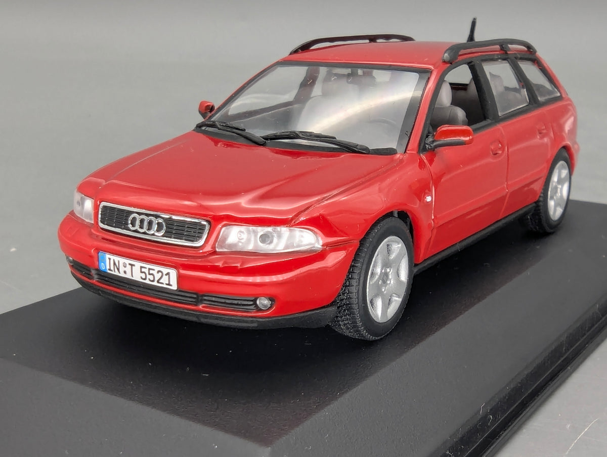 Modellautos 1:43 Minichamps Audi A4 Avant Rot mit Dealer OVP