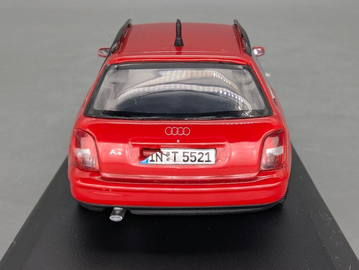 Modellautos 1:43 Minichamps Audi A4 Avant Rot mit Dealer OVP