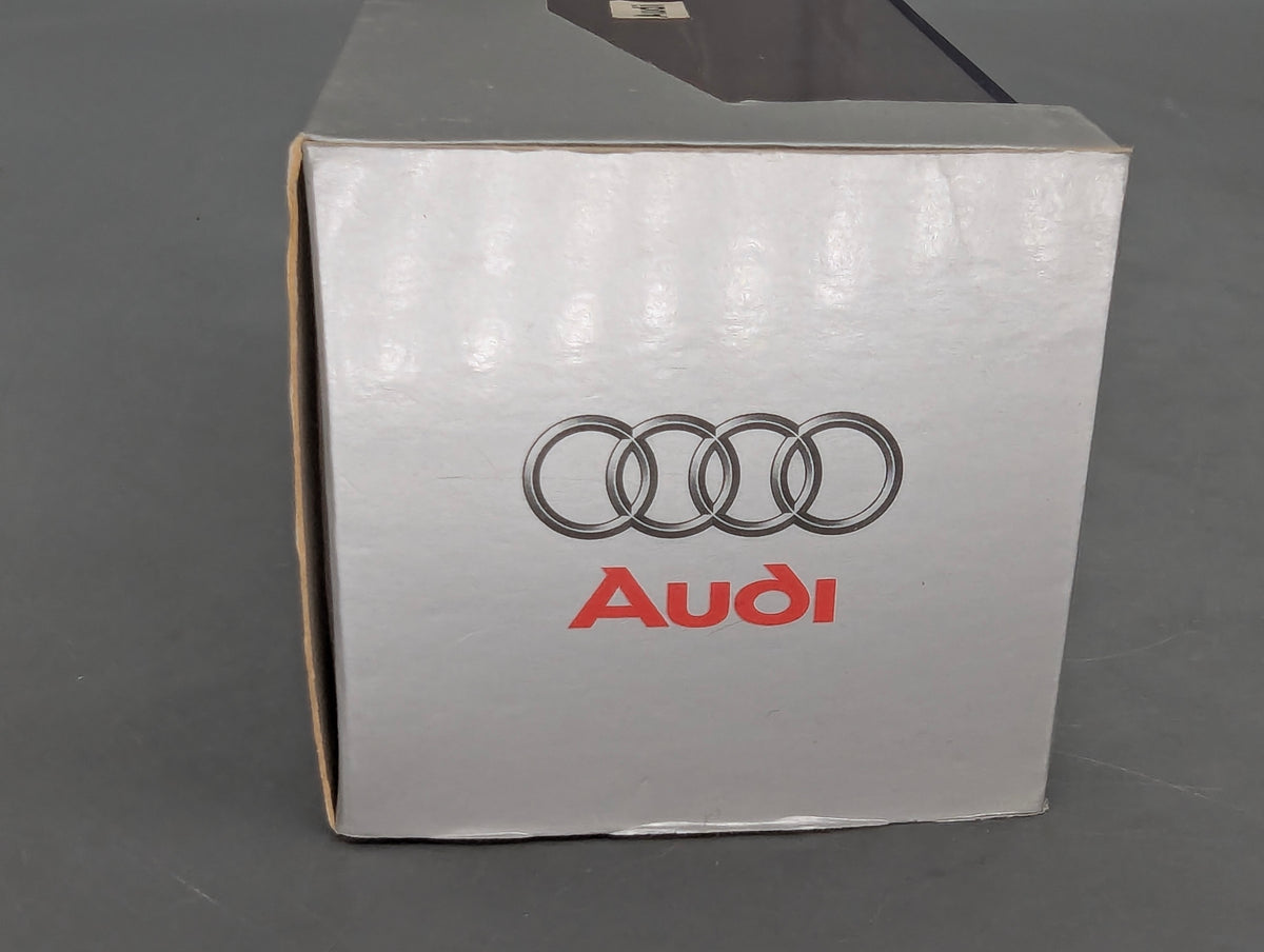 Modellautos 1:43 Minichamps Audi A4 Avant Rot mit Dealer OVP