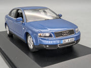 Modellautos 1:43 Minichamps Audi A4 3.0 Blau Metallic mit Dealer OVP