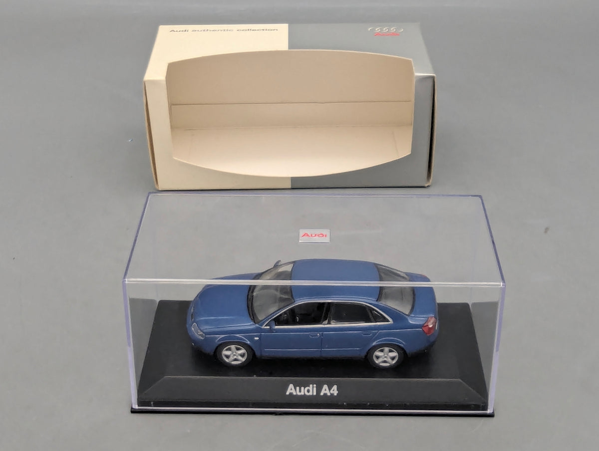 Modellautos 1:43 Minichamps Audi A4 3.0 Blau Metallic mit Dealer OVP