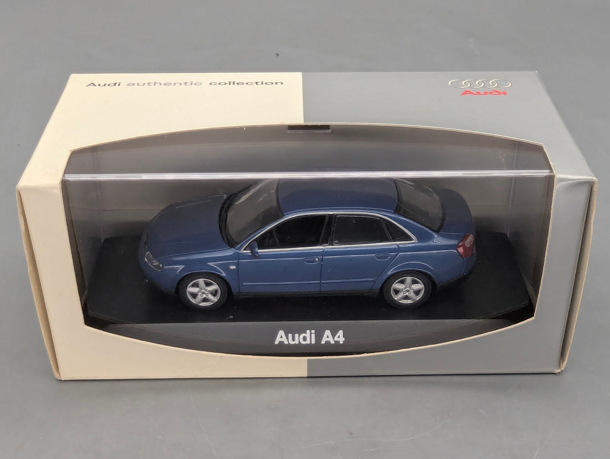 Modellautos 1:43 Minichamps Audi A4 3.0 Blau Metallic mit Dealer OVP