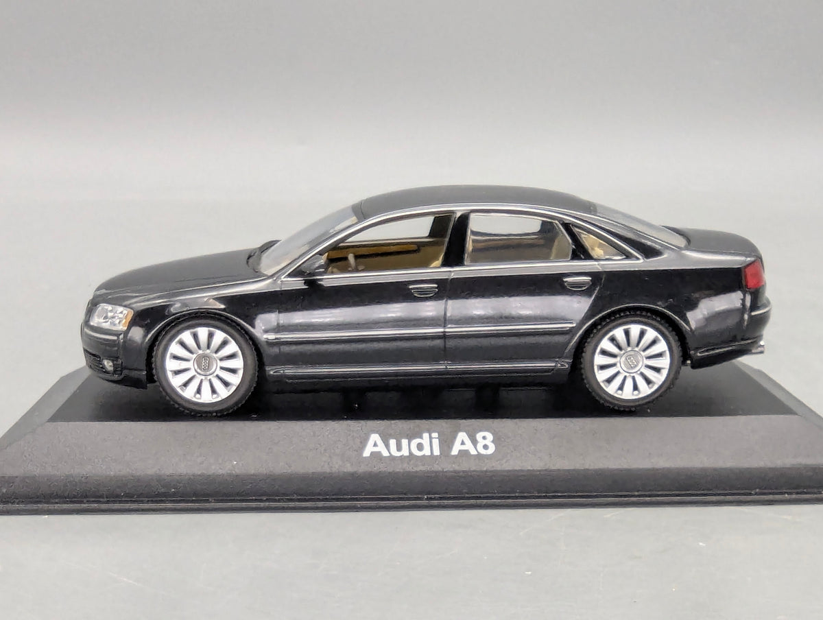 Modellautos 1:43 Minichamps Audi A8 4.2 Quattro MJ 2005 Phantomschwarz mit Dealer OVP