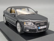 Modellautos 1:43 Minichamps Audi A8 4.2 Quattro MJ 2005 Phantomschwarz mit Dealer OVP