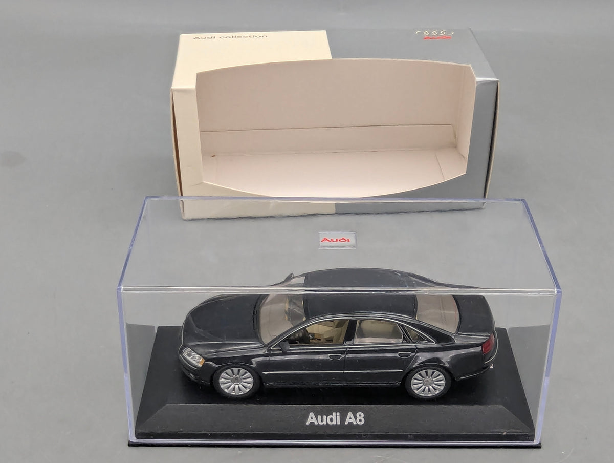 Modellautos 1:43 Minichamps Audi A8 4.2 Quattro MJ 2005 Phantomschwarz mit Dealer OVP