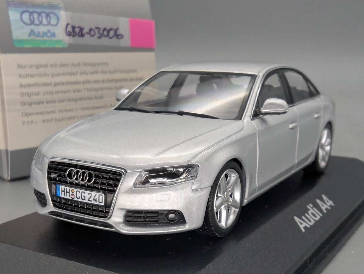 Modellautos 1:43 Minichamps Audi A4 3.2 Quattro Eissilber mit Dealer OVP