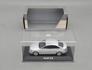 Modellautos 1:43 Minichamps Audi A4 3.2 Quattro Eissilber mit Dealer OVP