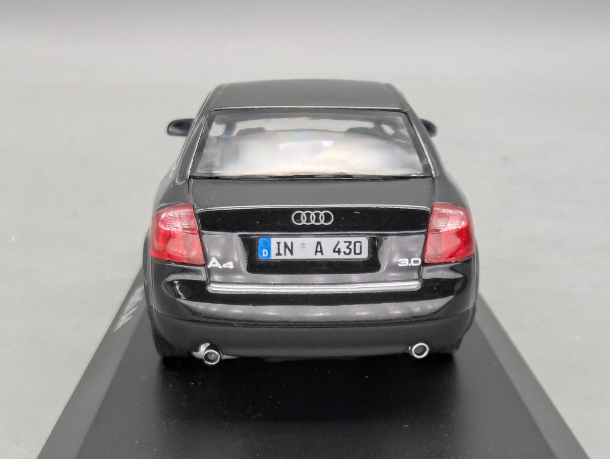 Modellautos 1:43 Minichamps Audi A4 3.0 Schwarz mit Dealer OVP