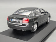 Modellautos 1:43 Minichamps Audi A4 3.0 Schwarz mit Dealer OVP