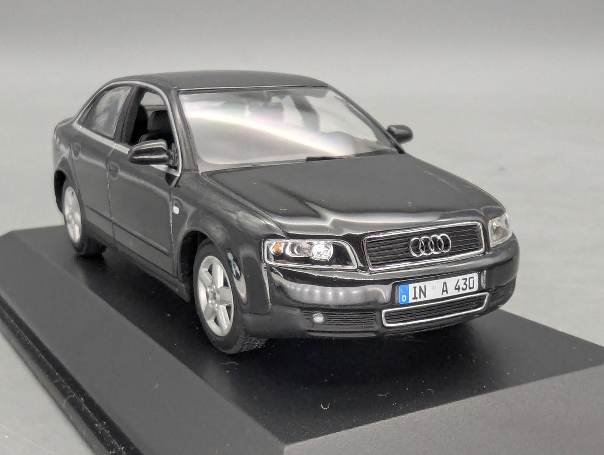 Modellautos 1:43 Minichamps Audi A4 3.0 Schwarz mit Dealer OVP