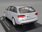 Modellautos 1:43 Minichamps Audi A4 Avant SOP Jan 2008 Ingolstadt mit Dealer OVP