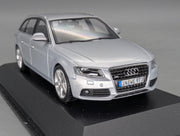 Modellautos 1:43 Minichamps Audi A4 Avant SOP Jan 2008 Ingolstadt mit Dealer OVP