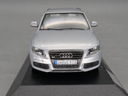 Modellautos 1:43 Minichamps Audi A4 Avant SOP Jan 2008 Ingolstadt mit Dealer OVP