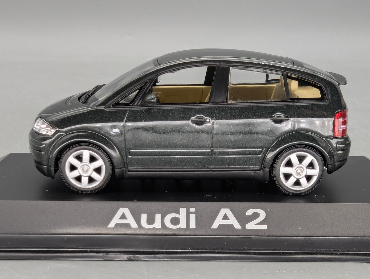 Modellautos 1:43 Minichamps Audi A2 Dunkel Grün-Grau Metallic mit Dealer OVP