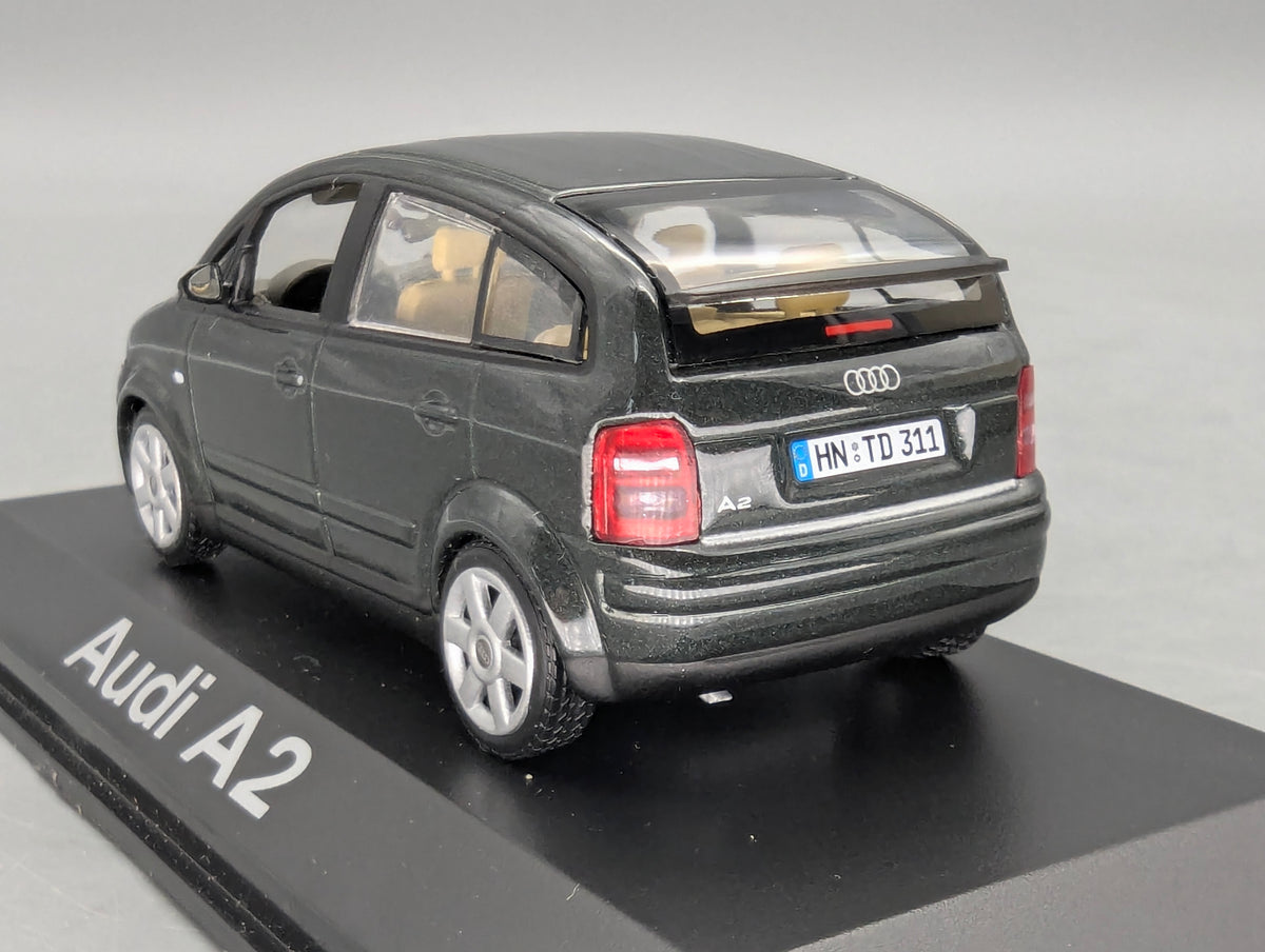 Modellautos 1:43 Minichamps Audi A2 Dunkel Grün-Grau Metallic mit Dealer OVP