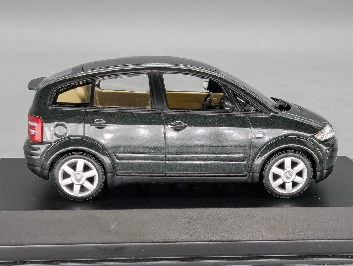 Modellautos 1:43 Minichamps Audi A2 Dunkel Grün-Grau Metallic mit Dealer OVP