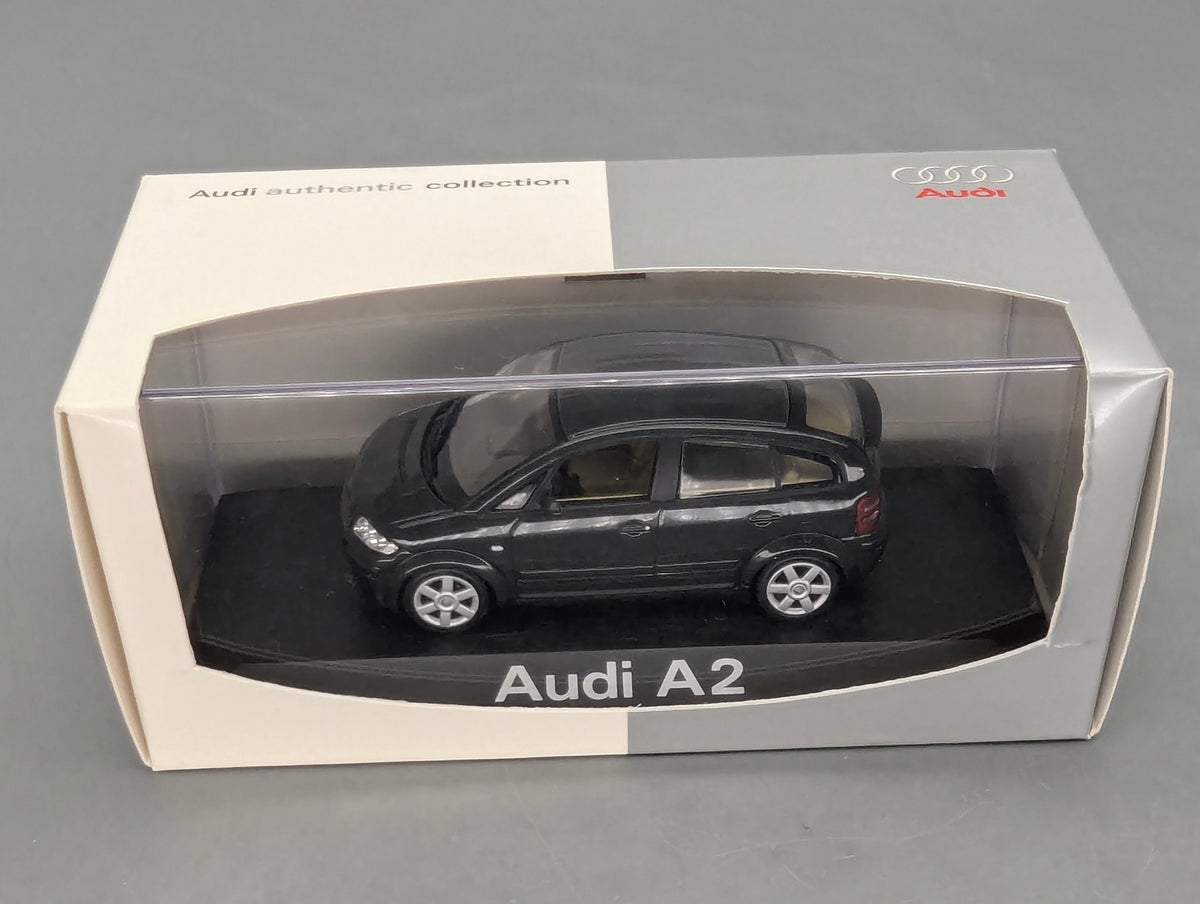 Modellautos 1:43 Minichamps Audi A2 Dunkel Grün-Grau Metallic mit Dealer OVP