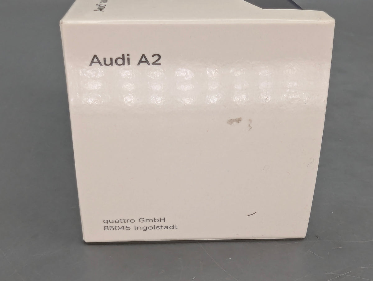 Modellautos 1:43 Minichamps Audi A2 Dunkel Grün-Grau Metallic mit Dealer OVP