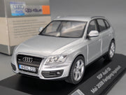 Modellautos 1:43 Minichamps Audi Q5 3.0 TDI Eissilber SOP 2008 Ingolstadt mit Dealer OVP